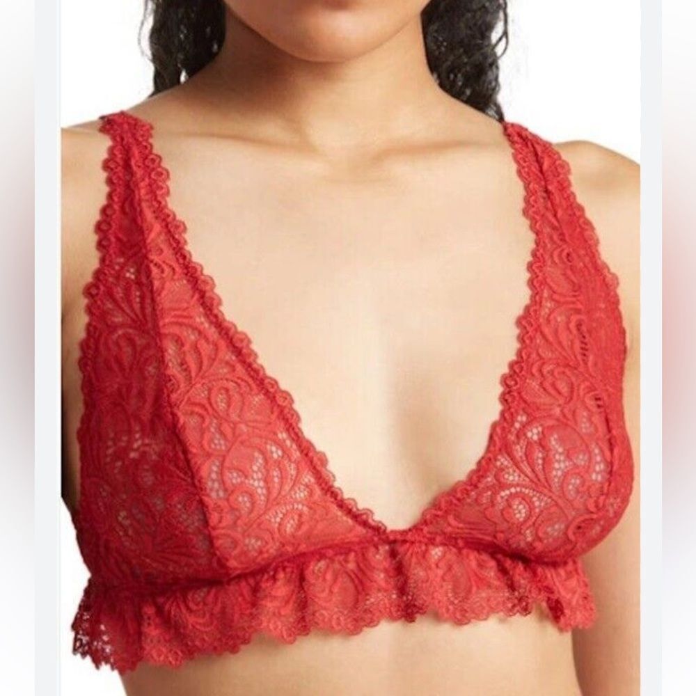 HONEYDEW CRIMSON RED RUFFLE EDGE LACE BRALETTE BRA Large NWOT